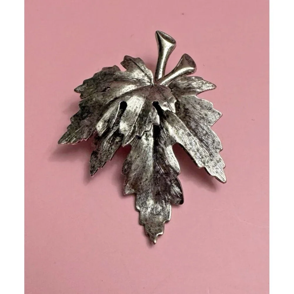 Vintage Silvertone Leaf Brooch – Textured Layered Design, 1.75 Inches